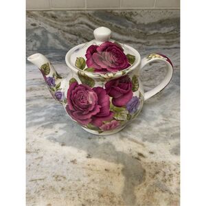 Victoria Secret Rose Teapot with matching Cups and Saucers #tea party